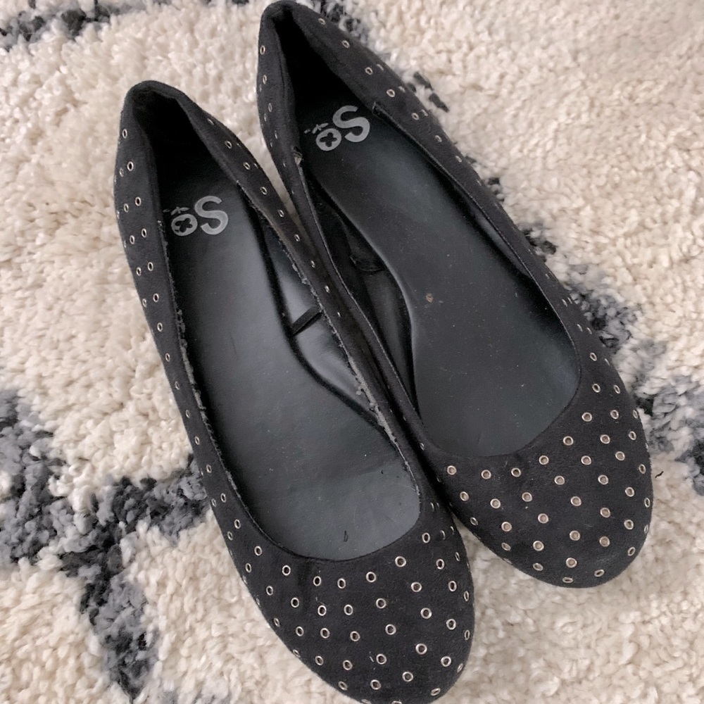 Black flats